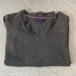 Tommy Hilfinger V-neck long sleeve